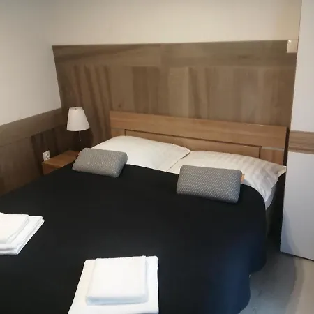 Bed & Breakfast Filsdeger Haz - & Apartmans