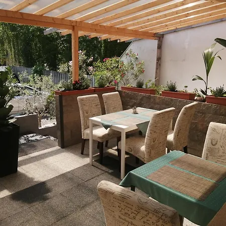 Filsdeger Haz - & Apartmans Bed & Breakfast 2*