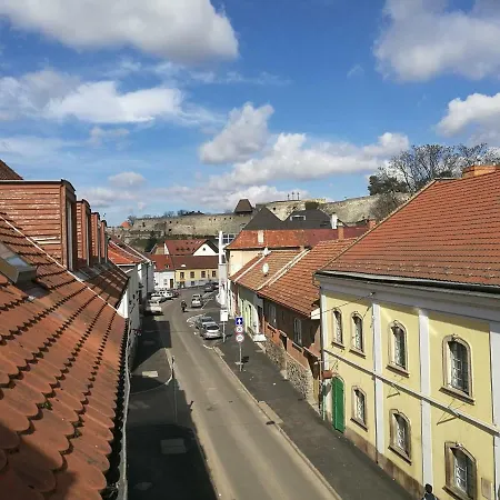 Frühstückspension Filsdeger Royal Panzió
